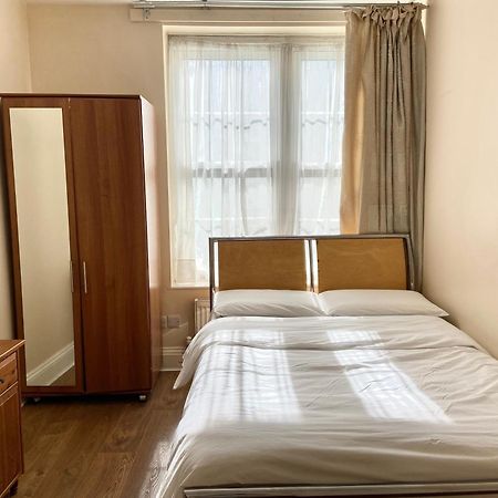 Separate Rooms By The Thames Лондон Экстерьер фото