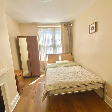 Separate Rooms By The Thames Лондон Экстерьер фото
